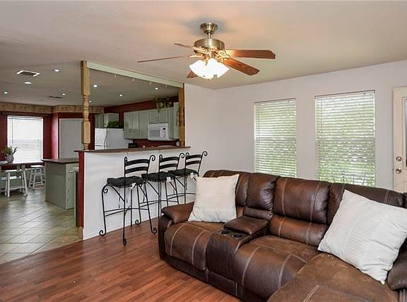 3rd image of 315 Olivia Ln