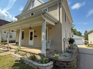804 E Main St #1, Mount Horeb, WI 53572