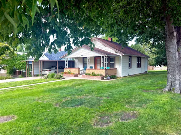 422 S Benton St, Saint Francis, KS 67756