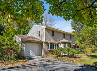 3 Cambridge Pl, West Lebanon, NH 03784