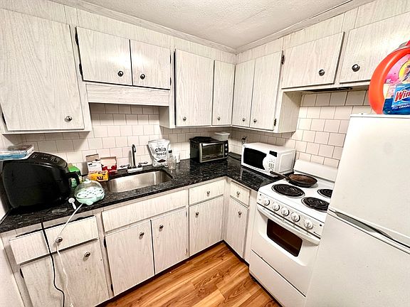 5th image of 9 Cass St APT 2