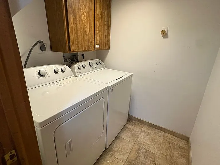 678 S Corona St — Photo 16