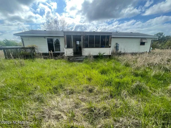 1730 White Plains Road, Engelhard, NC 27824