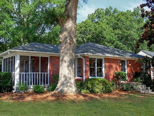 2nd image of 2071 Cloverdale Dr