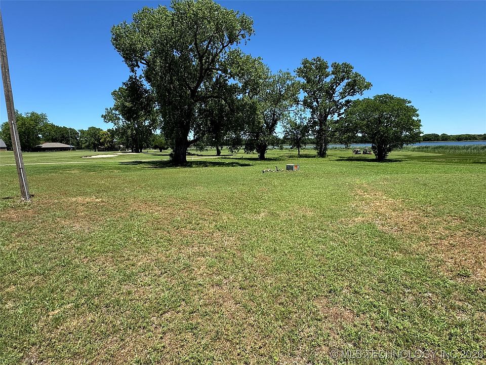 2nd image of Fairway Dr