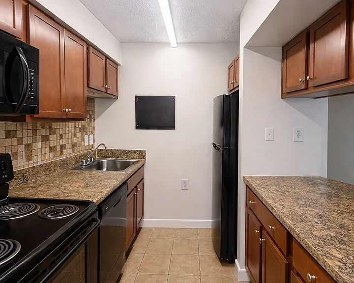 Monroe Park Towers Apartments — Photo 6
