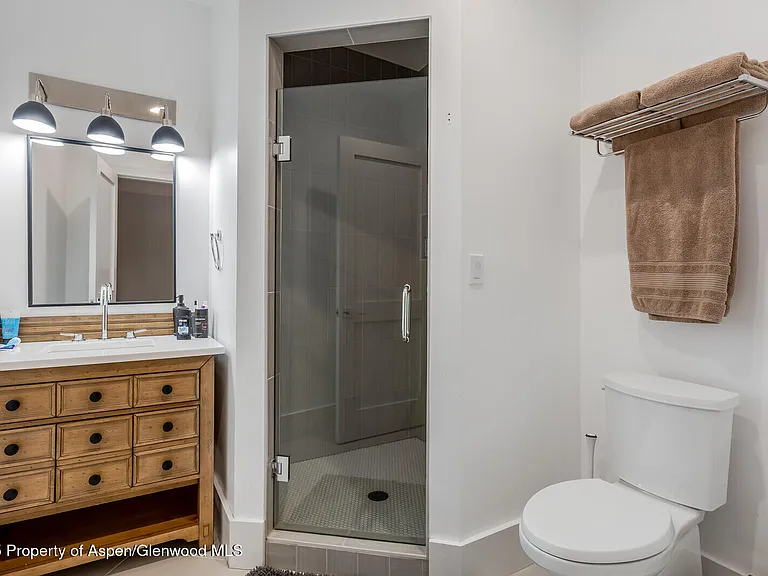 577 Fox Run Dr — Photo 23
