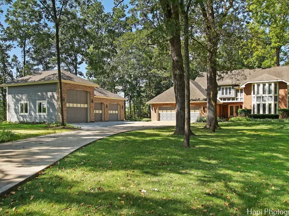 41512 N Pedersen Dr S, Antioch, IL 60002