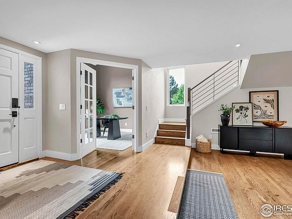 5th image of 501 W Linden St