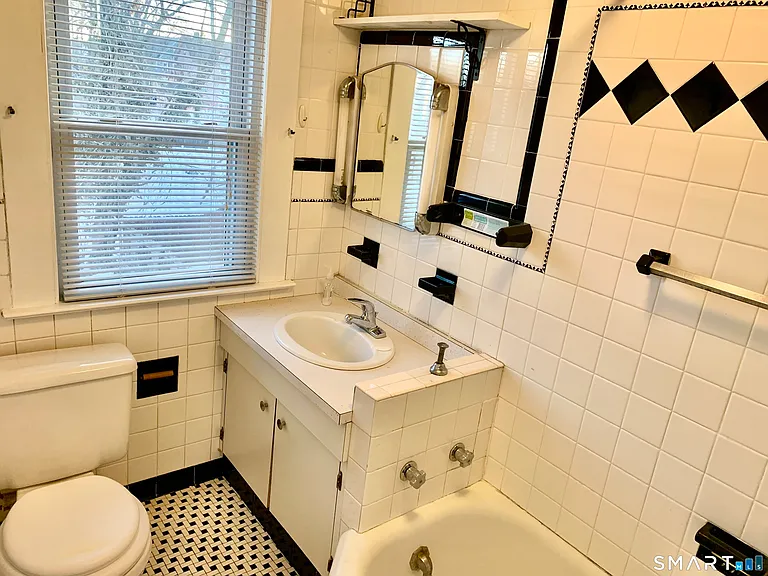 52 Goffe Ter — Photo 20