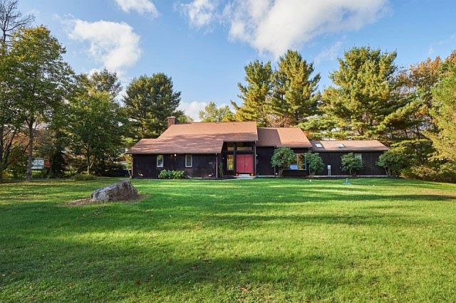 1st image of 2619 Sleepy Hollow Dr