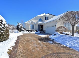 19 W Parsonage Way, Manalapan, NJ 07726
