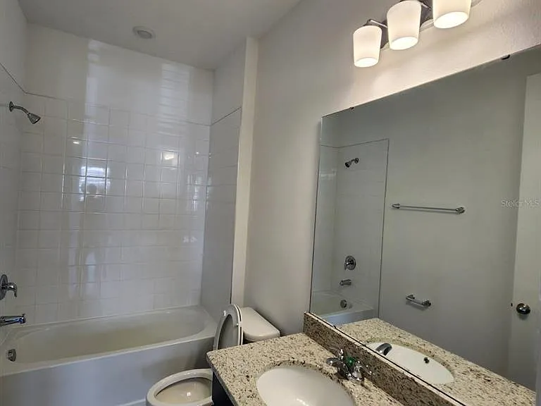 19050 Blueleaf St — Photo 12