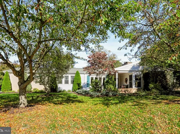 551 Brentwater Rd, Camp Hill, PA 17011
