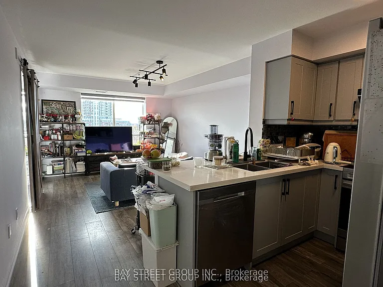 51 Baffin Ct #611 — Photo 6