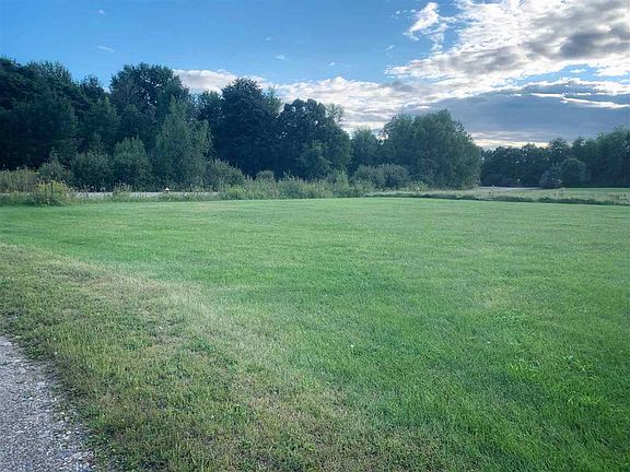 5th image of 18 Old Farm Cir