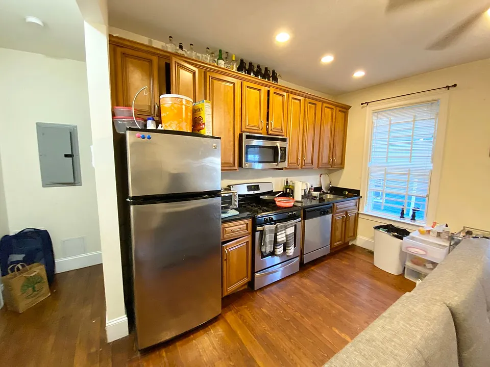 178 Hillside St #3