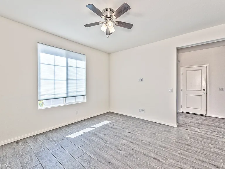 4536 Eagle Nest Peak St — Photo 4