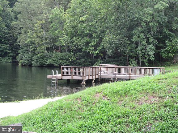 2nd image of 11 Dewdrop Ln