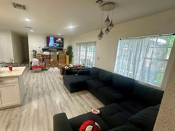 4th image of 2970 NW 187th St #2970