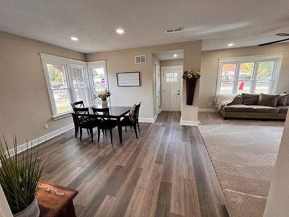 4th image of 308 W Pleasant St