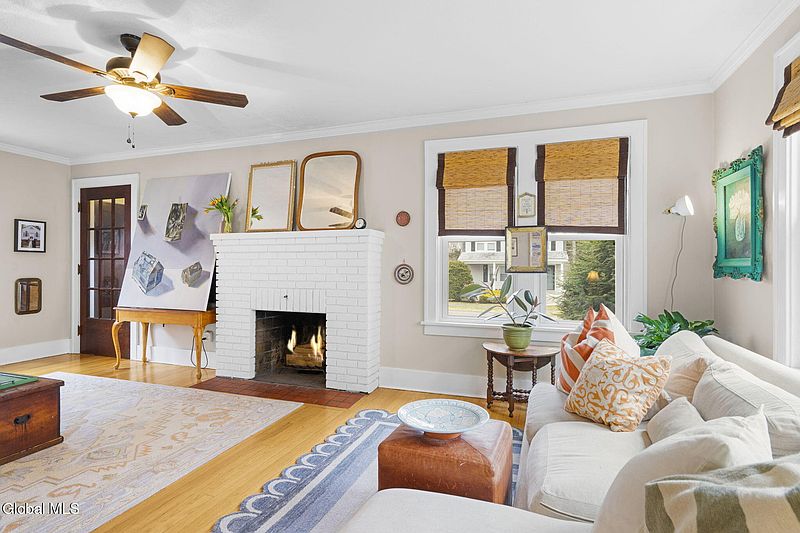 4th image of 1457 Baker Avenue