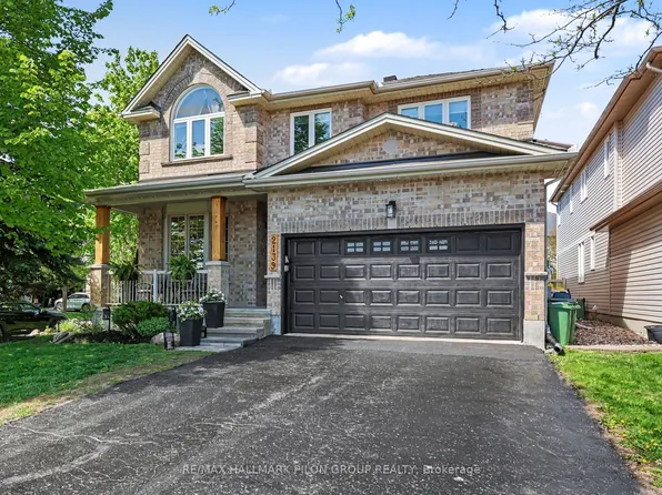 2139 Valin St, Ottawa, ON K4A 4T3