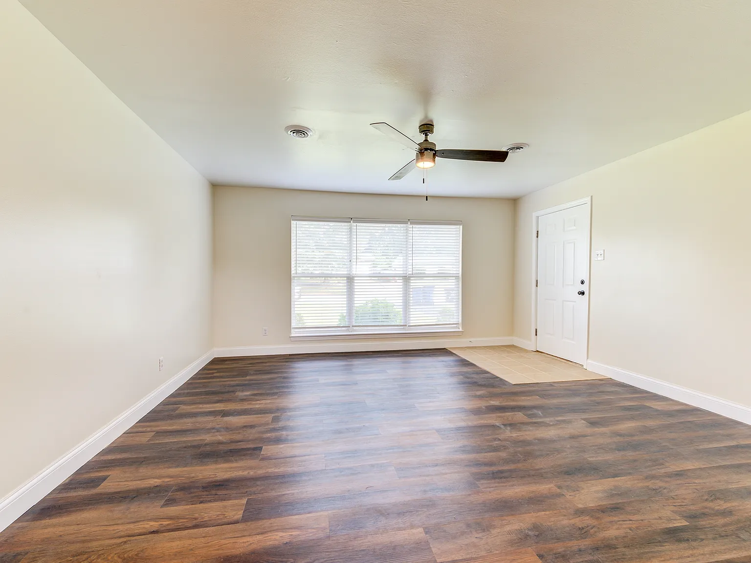 3 bed, 1008 sqft, $1,450 — Photo 4