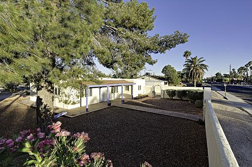 Private Front Yard
