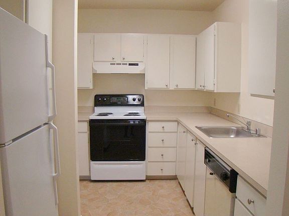 5th image of 8315 5th Ave NE APT 202