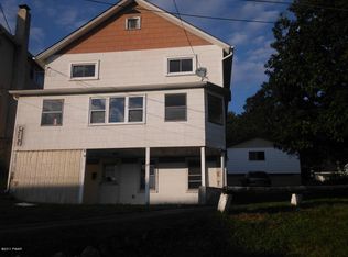20 Owego St, Carbondale, PA 18407