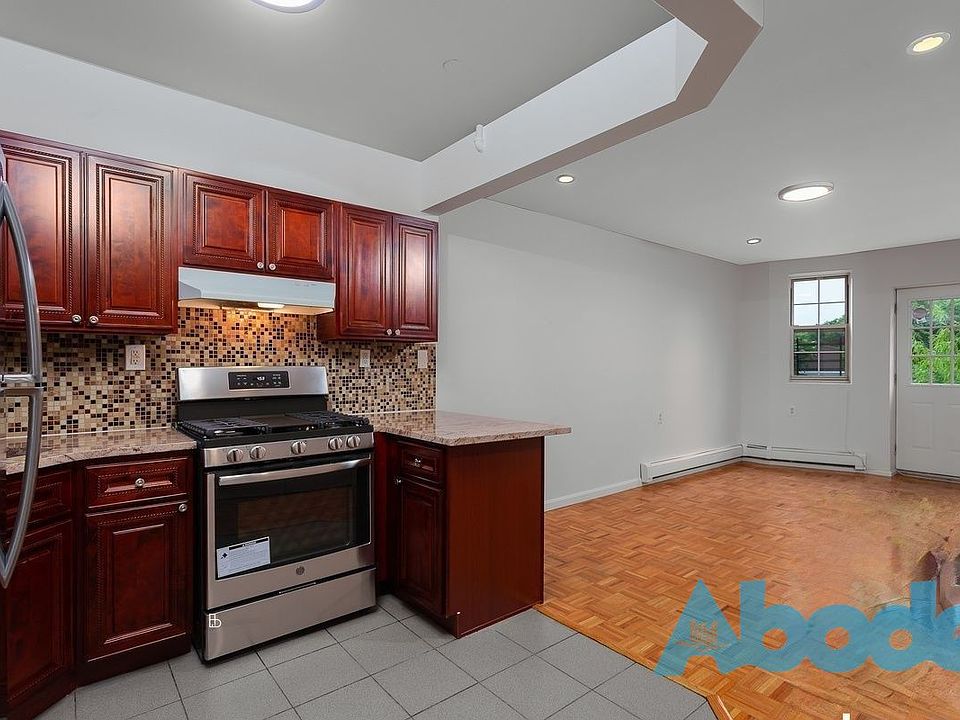 1st image of 24 Suydam Pl #3R