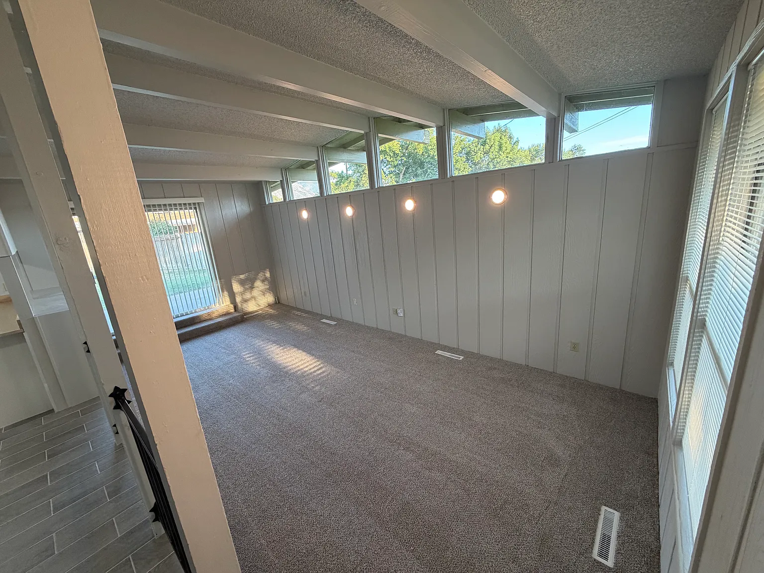 2 bed, 975 sqft, $1,595 — Photo 2