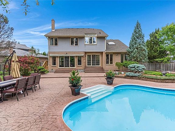 3rd image of 8 Charlton Pl