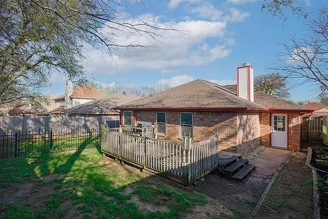 333 Banyan Dr — Photo 22