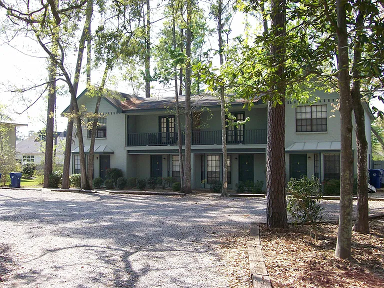 600 Lotus Dr N — Photo 1
