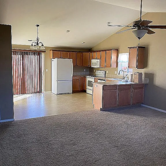 3370 SW Newberry Ave — Photo 3