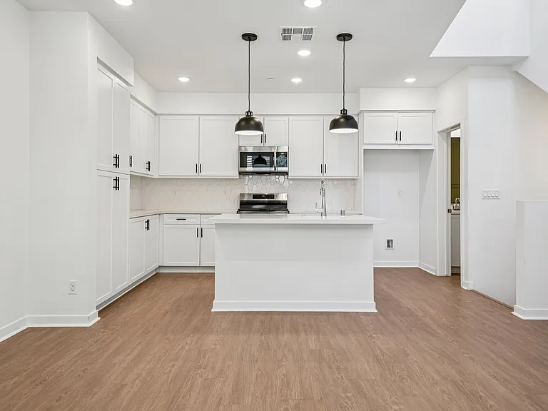 11048 Luminate Dr — Photo 6