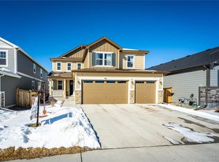 951 N Vandriver Way, Aurora, CO 80018