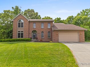 2935 Crownknoll Ct NE, Grand Rapids, MI