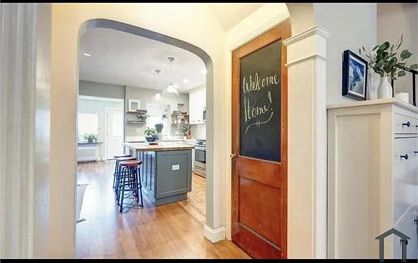 3 bed, 1600 sqft, $4,800 — Photo 3