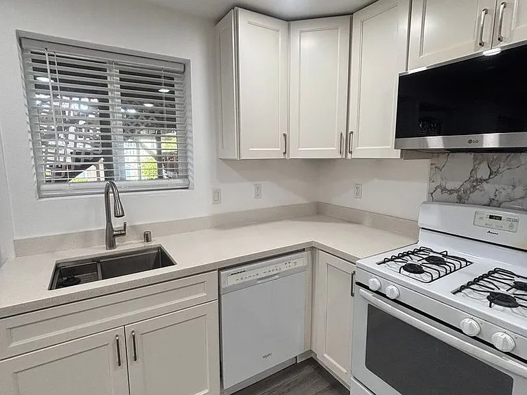 428 Winslow St #B — Photo 1