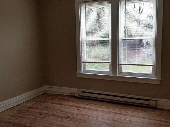 4th image of 299 Summit Ave APT 3