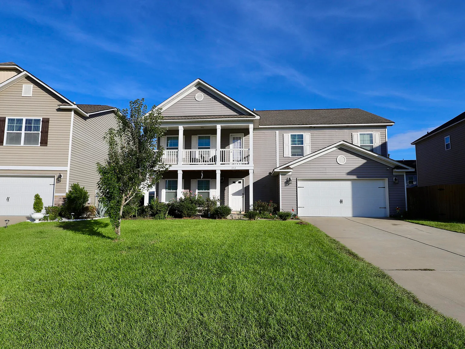 5 bed, 3.0 bath, 3198 sqft, $2,350 — Photo 1