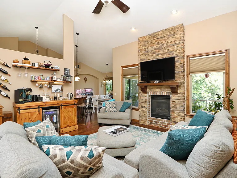 825 Laussac Dr — Photo 22