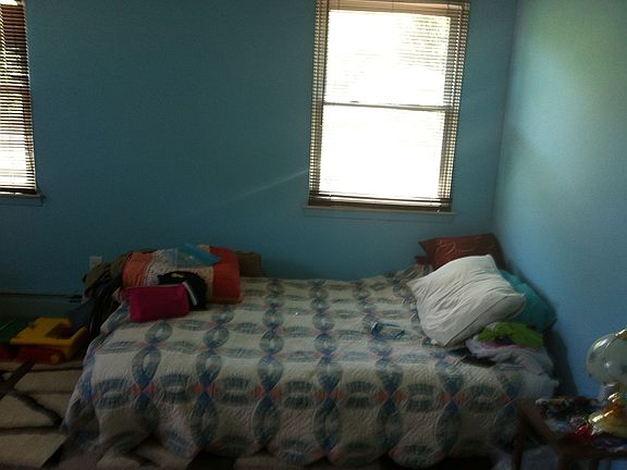 3rd image of 271 Avenue B