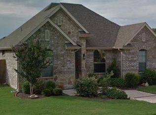 918 Meadow Flower Ln, Garland, TX 75043