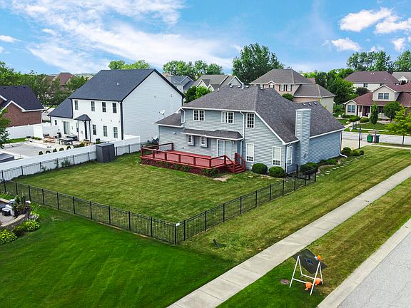 3rd image of 310 Cornwall Cir