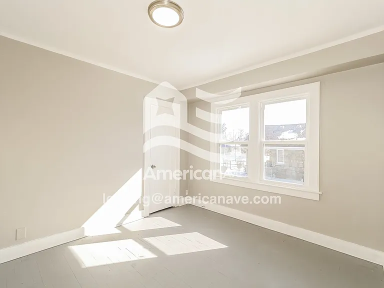 556912_011_bedroom_14325546.jpg
