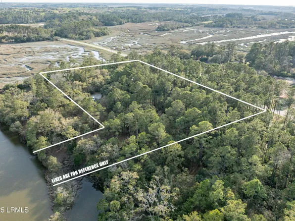 174 Polowana Rd, Saint Helena Island, SC 29920